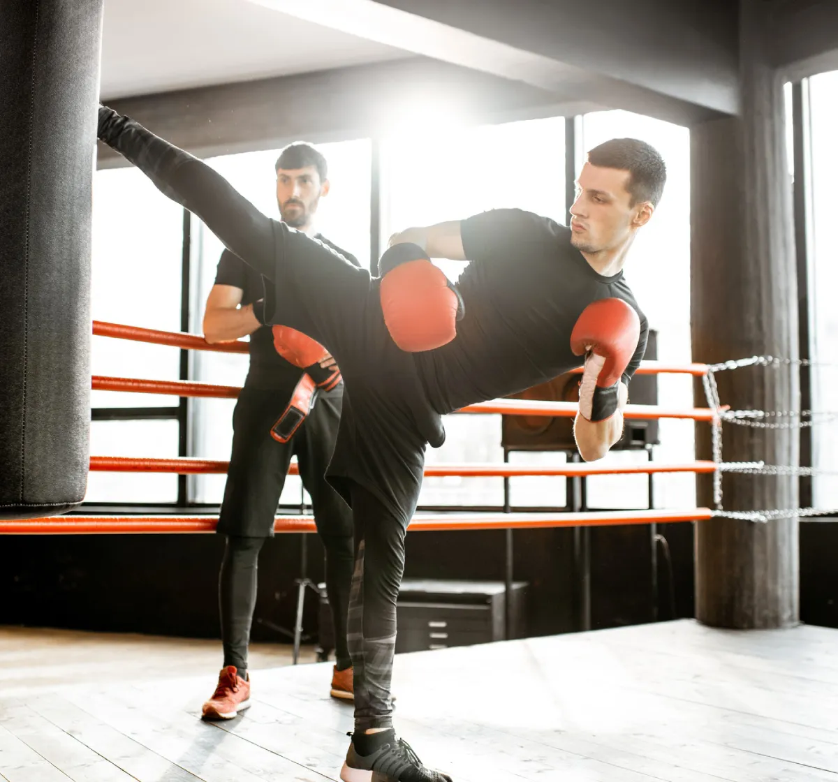 kickboxer-training-with-punching-bag